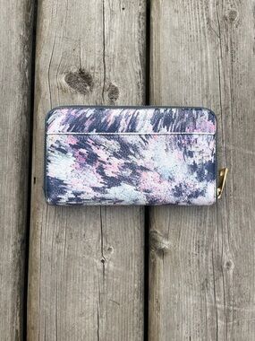 Love & Lore Abstract Zip-Around Wallet in Navy, Pink & White